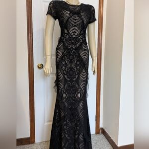 Chic Black Lace Evening Maxi Dress